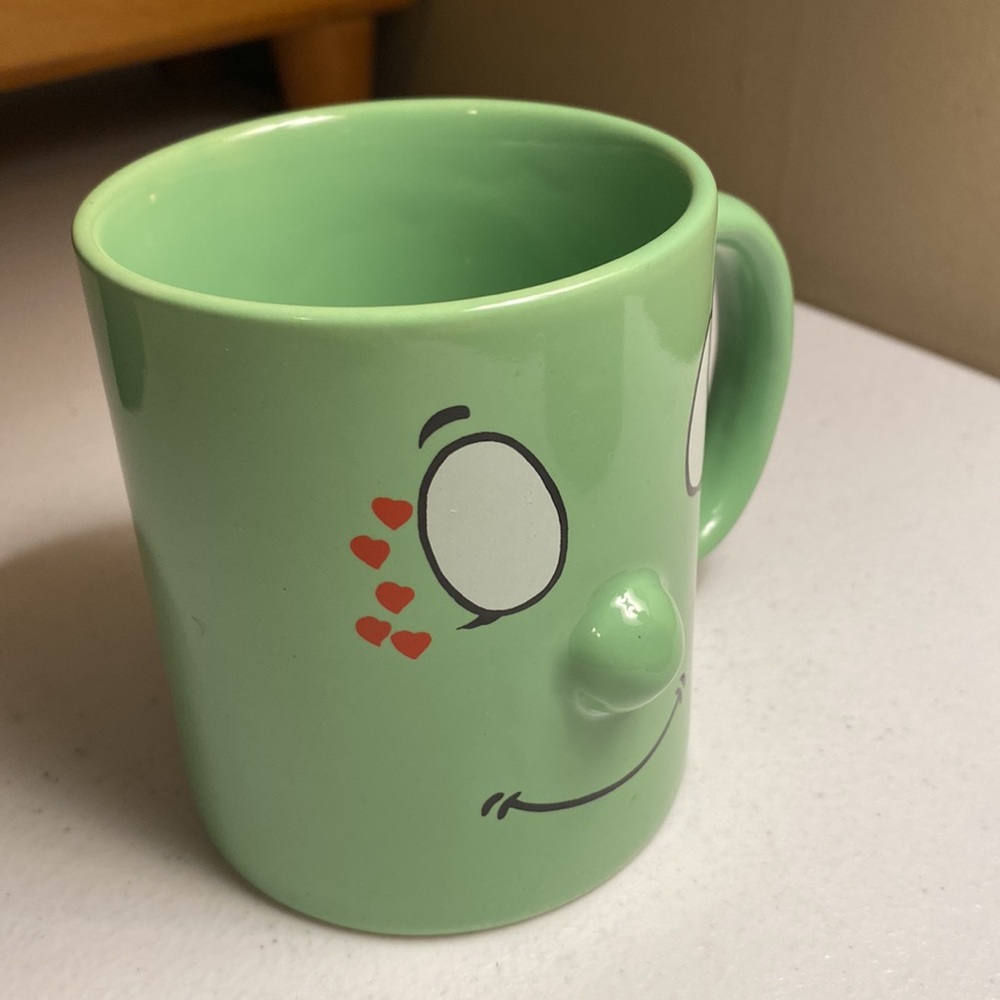 Novelty Green Smiley Face Mug - Picture 2 of 7